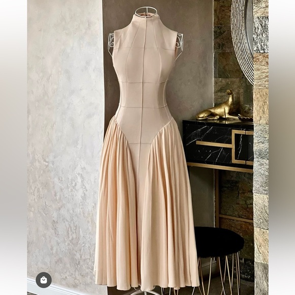 Sierra Darien NWOT sleeveless pleated midi / maxi dress - 2024 drop waist style - Picture 4 of 8